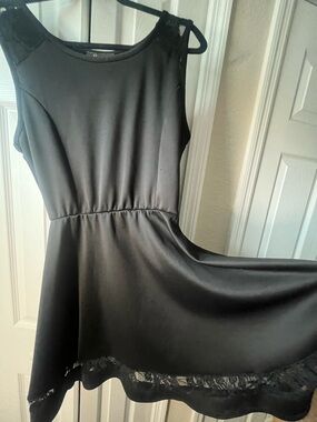 PINC women’s black stretchy tank dress with lace detail size Large